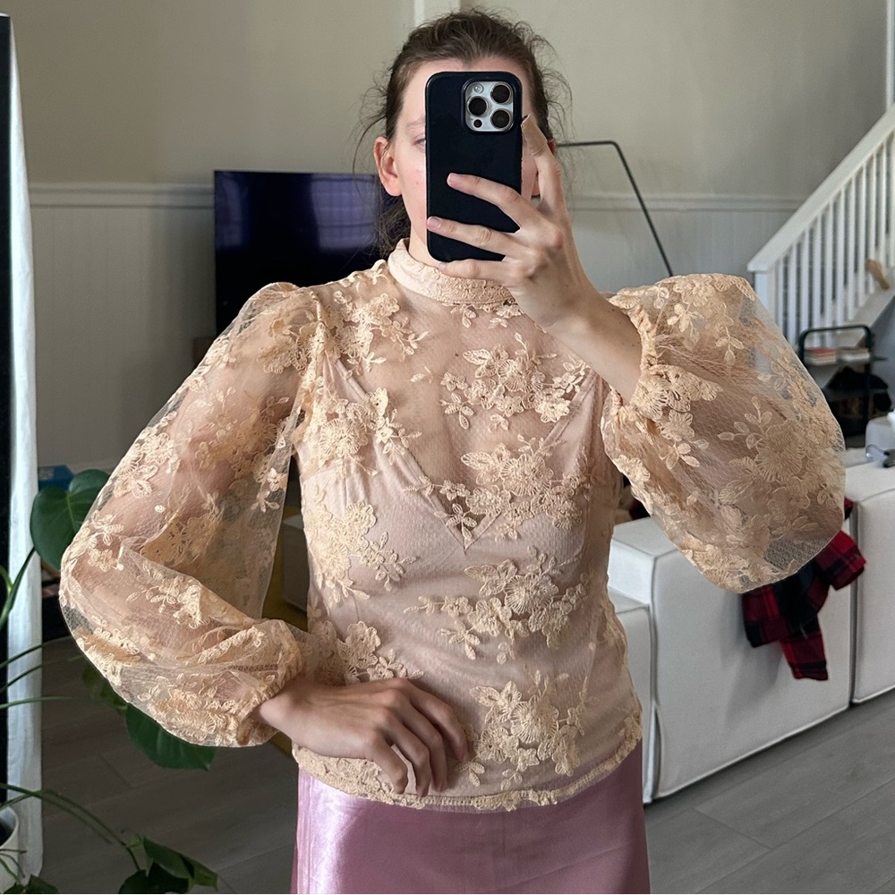 Elegant Lace Puff Sleeve Top - Cream